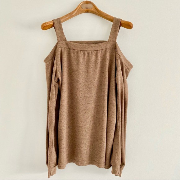 Tops - Cozy Fall Cold Shoulder Long Sleeve Top Size XL